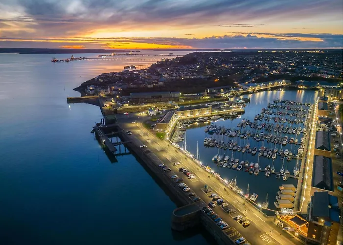 Harbour Heights - 2 Bed Apartment - Milford Haven