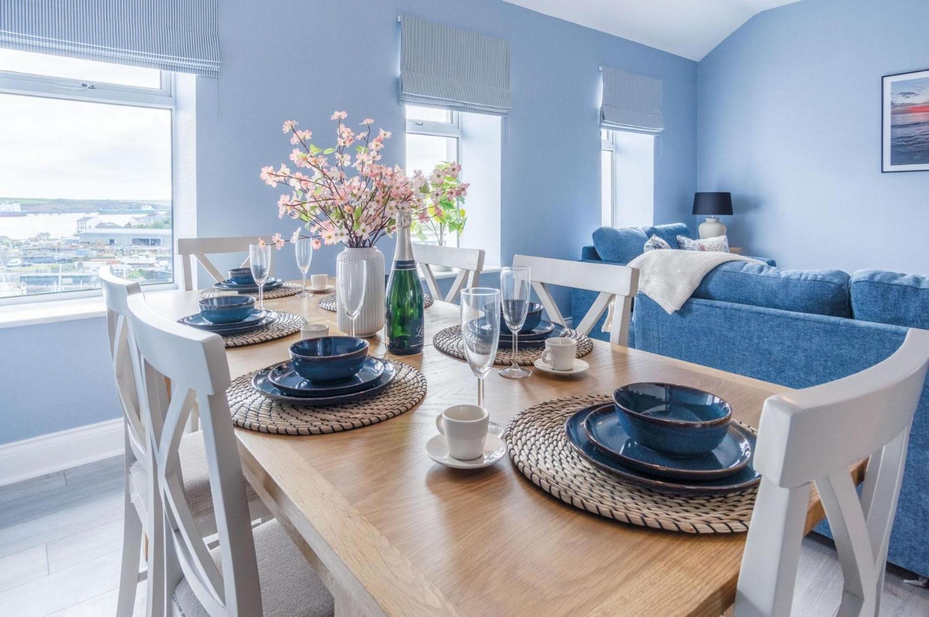 Harbour Heights - 2 Bed - *