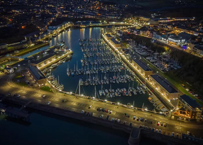 Harbour Heights - 2 Bed Apartment - Milford Haven