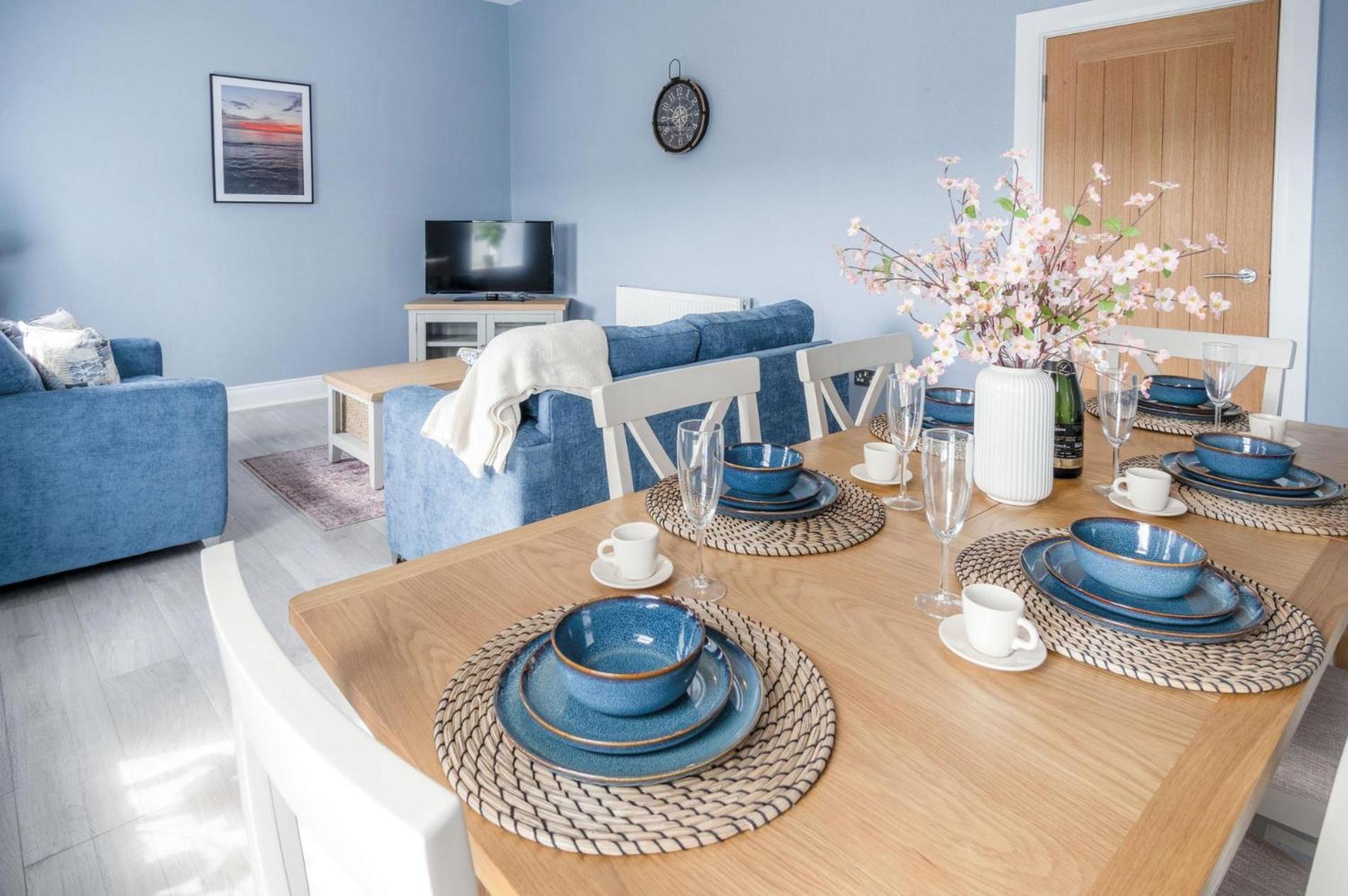 Harbour Heights - 2 Bed - * Milford Haven